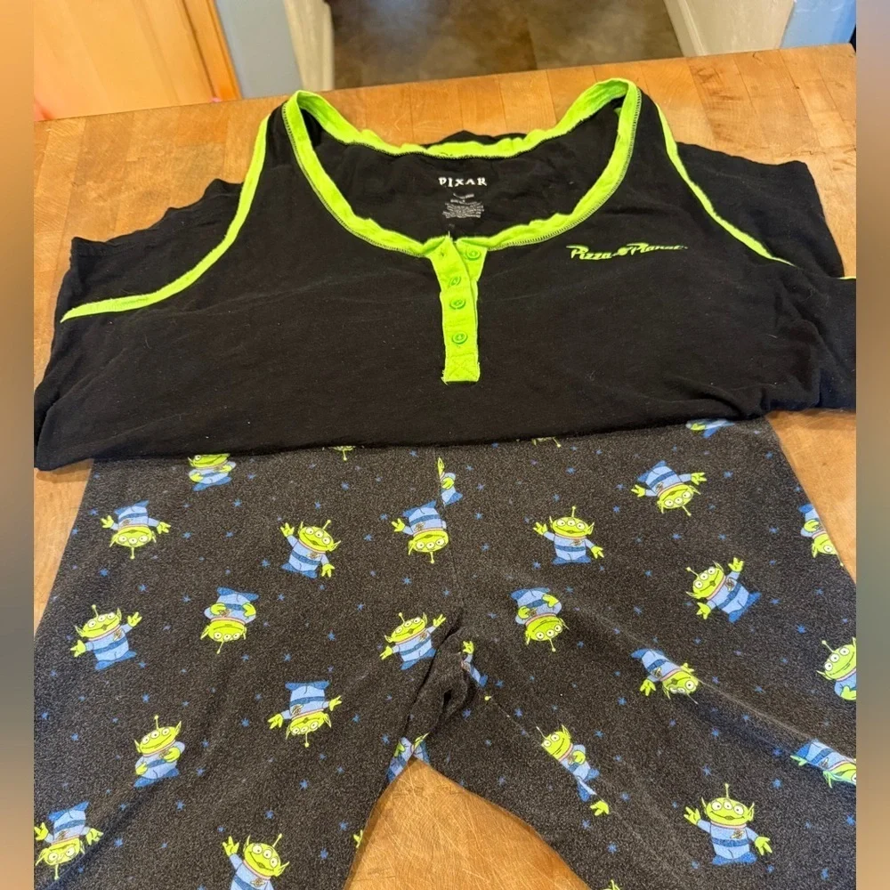 Disney Pixar Toy Story Black and Green Alien Pajama Set Shorts &Tank Top Sz 2X - Picture 2 of 16